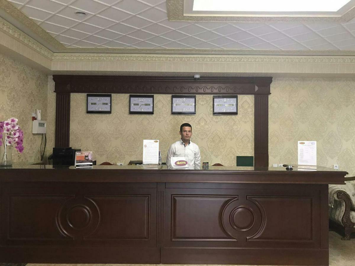 Hotel Afrosiyob 카르시 외부 사진